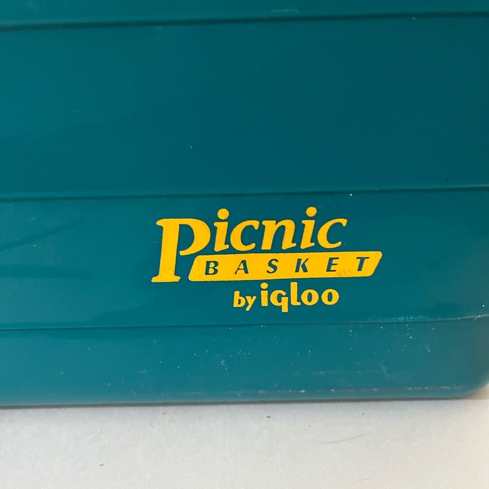 Retro “The Picnic Basket” Igloo Cooler Vintage Insulated Teal & Purple 80/90’s - Picture 2 of 7